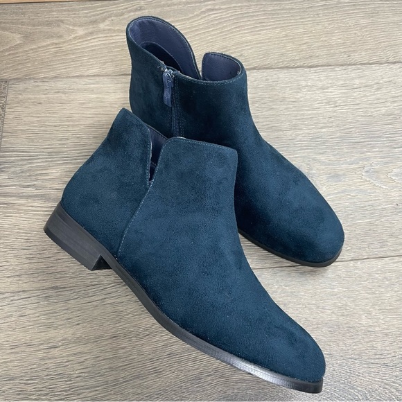 Wanted Dipper Ankle Bootie with V-Cut Detail Size 8M - NIB! - Picture 14 of 17